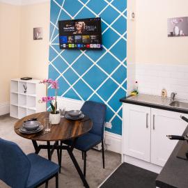 Rugby 1-BR Apt, Parking, City Centre, Sleeps 3, hotel a Rugby