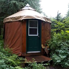 Nauti Otter Inn and Yurt Village, hotel em Seward