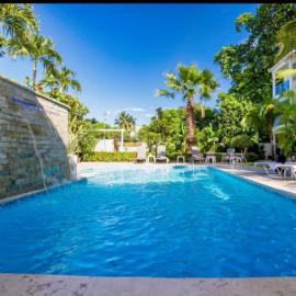 Fully Equipped 2br-2bt Apt-dt5mins To The Beach