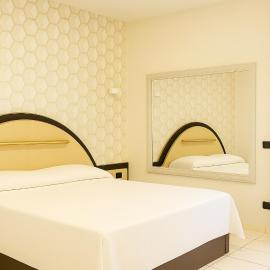 Sechi Hotel Milano with parking, hotel a Milano