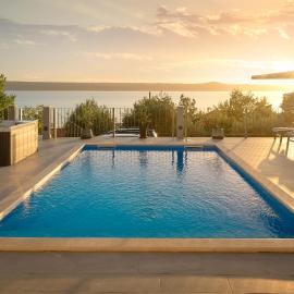 Stunning seaview Villa Katharina, hotel di Maslenica