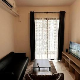 Spacious 2 Bedroom Apartment at Skyhouse BSD Kensington، فندق في Cilenggang