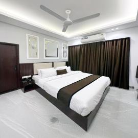 Hotel The Glory, готель у місті Сілет