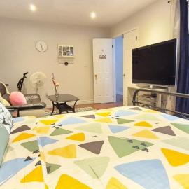 Mainfloor Spacious Cozy Room near Pacific Mall, hotel a Toronto
