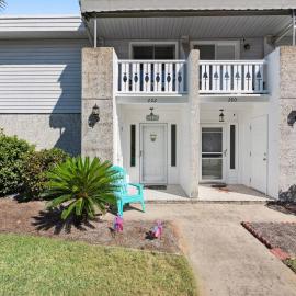 The Pirate's Mermaid @ East Beach Villa - 202 Olive Way, hotel in Saint Simons Island