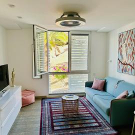 AMBER APARTMENTS - PINK STUDIO