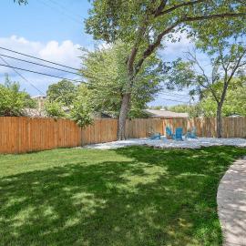 Viesnīca Bright Modern Home - 3BR 2BA Fenced Backyard pilsētā Ērvinga