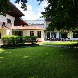 Hotel Büchner Garni, hotelli kohteessa Bad König