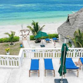 Zen-Zanzibar Beach Front Villa, hotel di Uroa