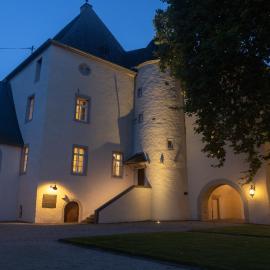 Charmantes Chateau Lichter - Burghaus, hotel i Ließem