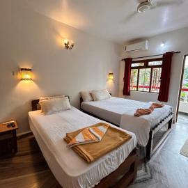 Maria Paulo Guest House Bar and Restaurant, hotel u gradu 'Agonda'