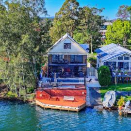 Dora Creek Escape with Pool and Spa