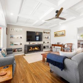 Dolphin Cove - Pet Friendly with Fireplace