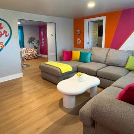 Casa Amor Texas A Vibrant Villa near BS&W with King Bed, hotel din Temple