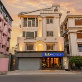 FabHotel Luxor - Nr Acropolis Mall, hotel em Jādabpur