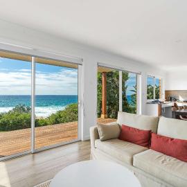 Waters Edge - beachside home near Rennies Beach