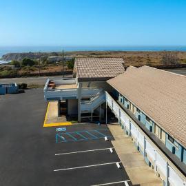 Super 8 by Wyndham Fort Bragg, hôtel à Fort Bragg