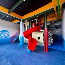 Submarine House Bandung, hotel in Bandung