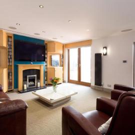 Spacious 4 Bedroom Apartment in Oxford City Centre, Near Colleges & Botanical Gardens