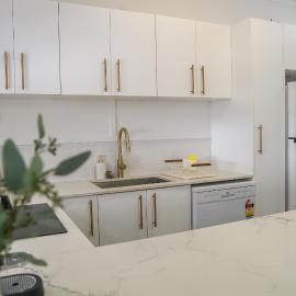 Seeside Cottage Bargara - Beach 100m, Pet-Friendly、バーガーラのホテル