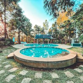 Insta-Worthy Swiss House Crosswinds Tagaytay, hotel u gradu Tagajtaj