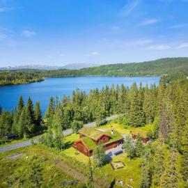Ramstadbu -Hytte ved vannet nær Trondheim, 4 soverom, hotel di Soknedal