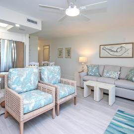 Serene condo steps from the beach Sanibel Island - Sandalfoot 1B2، فندق في سانيبل