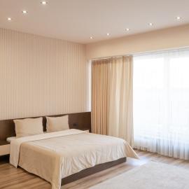 Garden plaza, hotel u gradu Neresnytsya