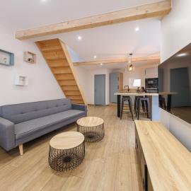 Charming cozy village house, hotel a Issoire