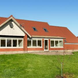 5 Bedroom Awesome Home In Lemvig, hotel u gradu Lemvig