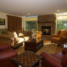 Secluded and Cozy Townhome at Tripp Lake, hótel í Chestertown