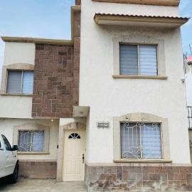 Casa al Norte, cerca Zona Industrial, Bien ubicado, hotel di Ramos Arizpe