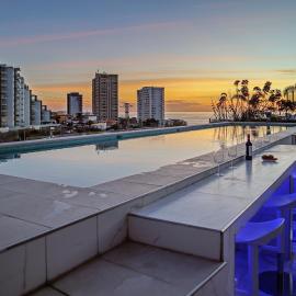Nirvana - Luxury Villa with heated pool, hotel in Playa Paraiso