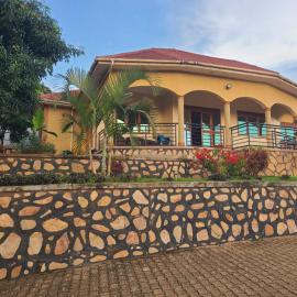 Good Times, hotel in Kampala