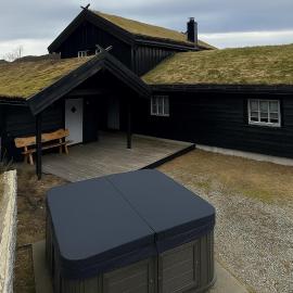 Nice cottage in quiet surroundings, surrounded by beautiful nature, near Gullingen, hotel v destinácii Gullingen