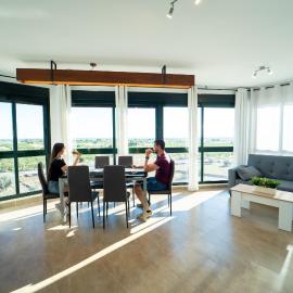Apartamento para 6 en Torreblanca con vistas, AC, wifi y cerca de la playa- Brisaazahar, hotel a Torreblanca