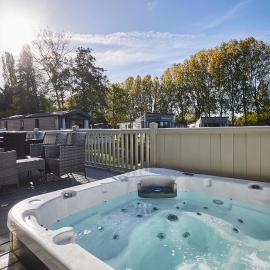Bridgewater Lodge with Hot Tub, hotel di York