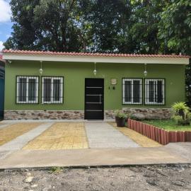 La Casa De Los Abuelos, hotel in Retalhuleu