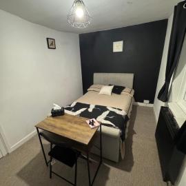 Small Double Flexy Room Located 2 Minutes From Gloucester Royal Hospital, hotel a Gloucestershire