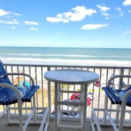 Direct Oceanfront 1BR Balcony King Bed Beach Access