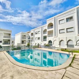 Peaceful 2 Bedroom Apartment with Swimming Pool, hotel u gradu Noûnouech