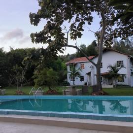 CASA HOTEL FIBA MAGUEZA, hotel din Guarne