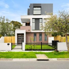 Amazing Modern Townhouse at Heart of Mount Waverley