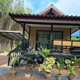 Lanta summer house nui bay, hotel din Ko Bu Bu