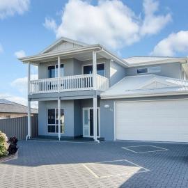Isla Bonita - Pet Friendly - Not Fully Fenced - No Linen Included, hotel in Hindmarsh Island