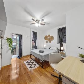 Times Square Heart - The Global Nook - Cozy Private Room, hotel in New York