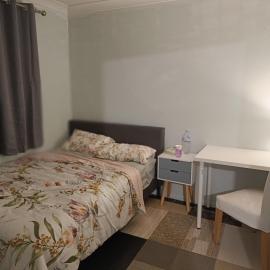 Budget Queen Room - 49a4, hotel in Wentworthville