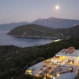 Villa Issima Samos, Breathtaking Sea View & Jacuzzi