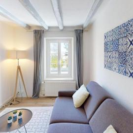 Bright & Modern 1-Bed Apt- Next to Public Transport RN18-2, hotel in Prilly