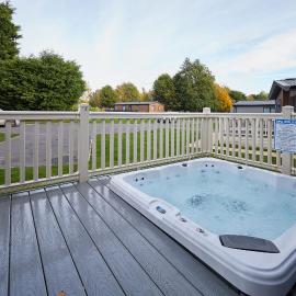 Gleneagles Lodge with Hot Tub